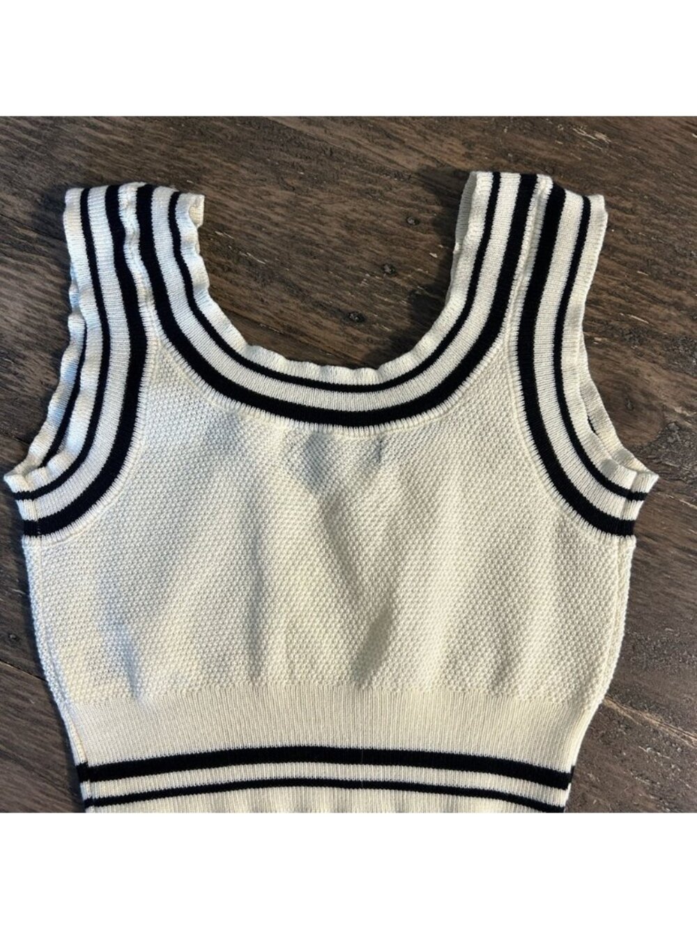Sweater Vest Size Small Cropped Fitted Black & Off White NWOT - Picture 4 of 4